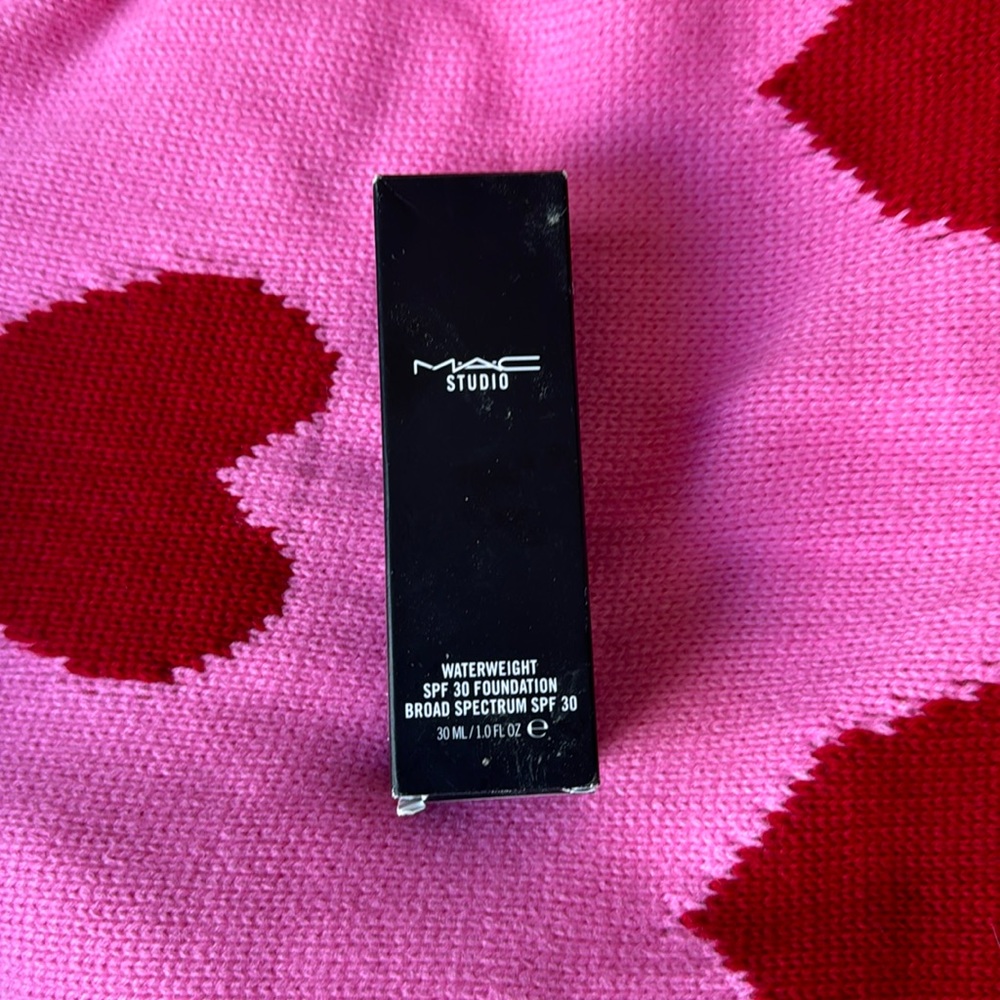 Mac Waterweight Foundation